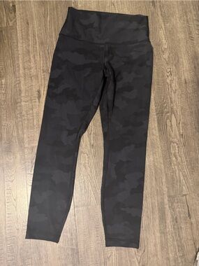 High-Waist Black Camo Leggings lulu